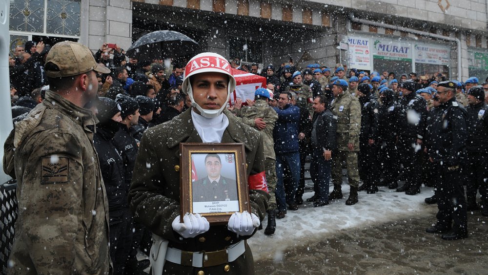 İdlib şehitleri son yolculuklarına uğurlandı