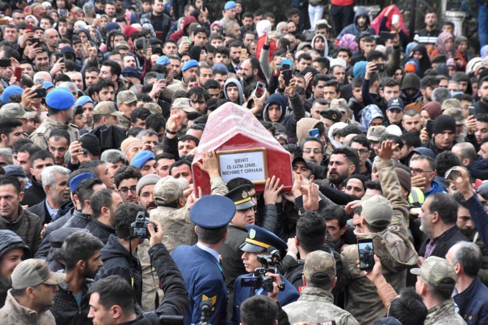 İdlib şehitleri son yolculuklarına uğurlandı