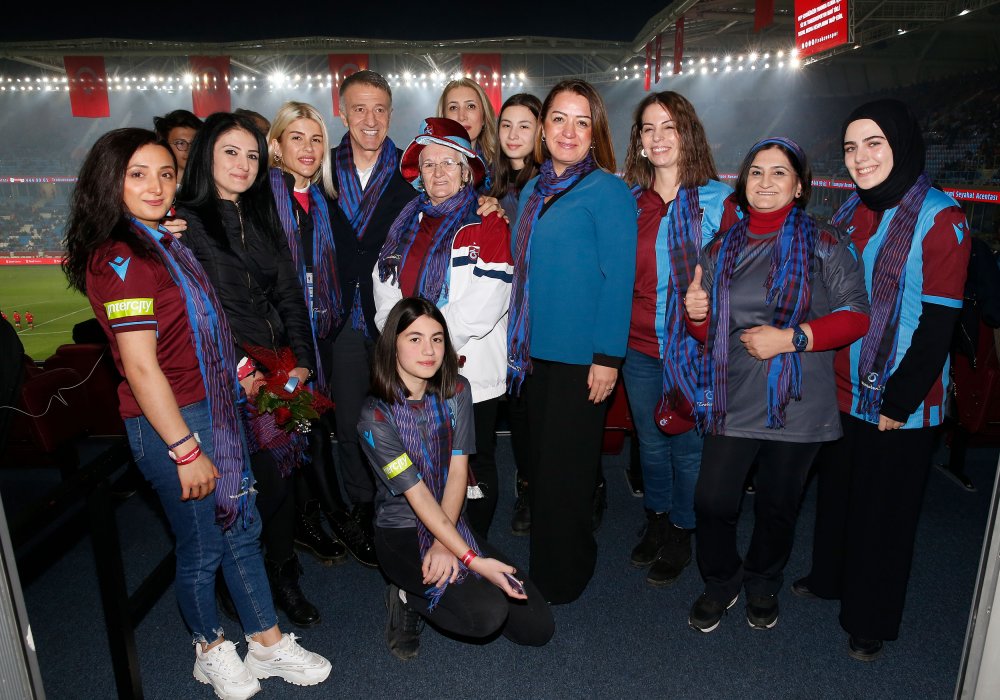 Trabzonspor’da kadın taraftarları unutmadı