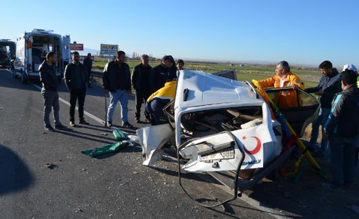 Aksaray’da feci kaza! 5 kişi yaralandı