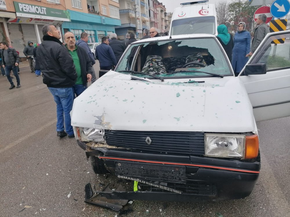 Samsun'da trafik kazaları: 3 yaralı