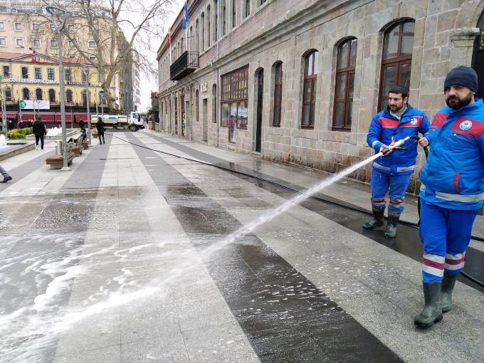 Trabzon'da temizlik çalışmaları sürüyor