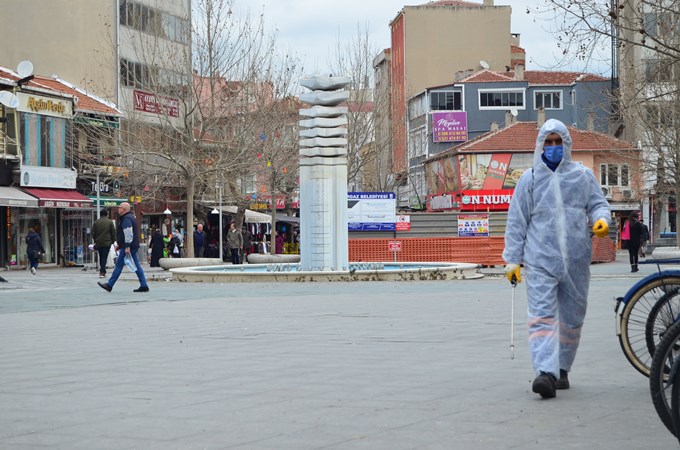 Türkiye sokağa çıkmadı, hava temizlendi