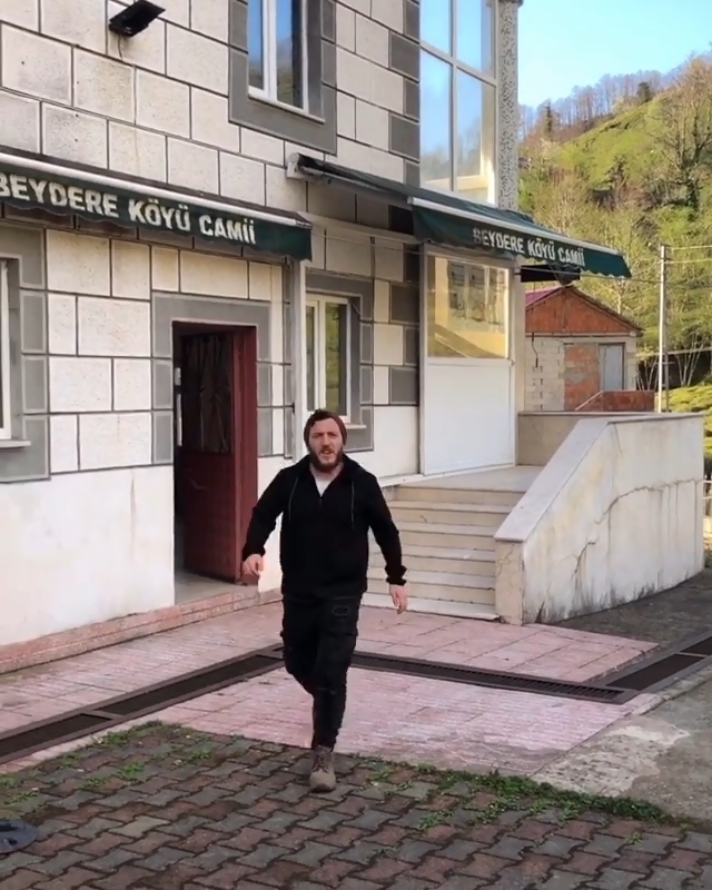 Rize'de, cami hoparlöründen güldüren 'evde kalun' anonsu