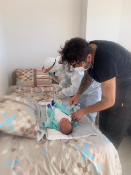 Trabzon'da karantinadaki 39 günlük bebeğin aşıları yapıldı