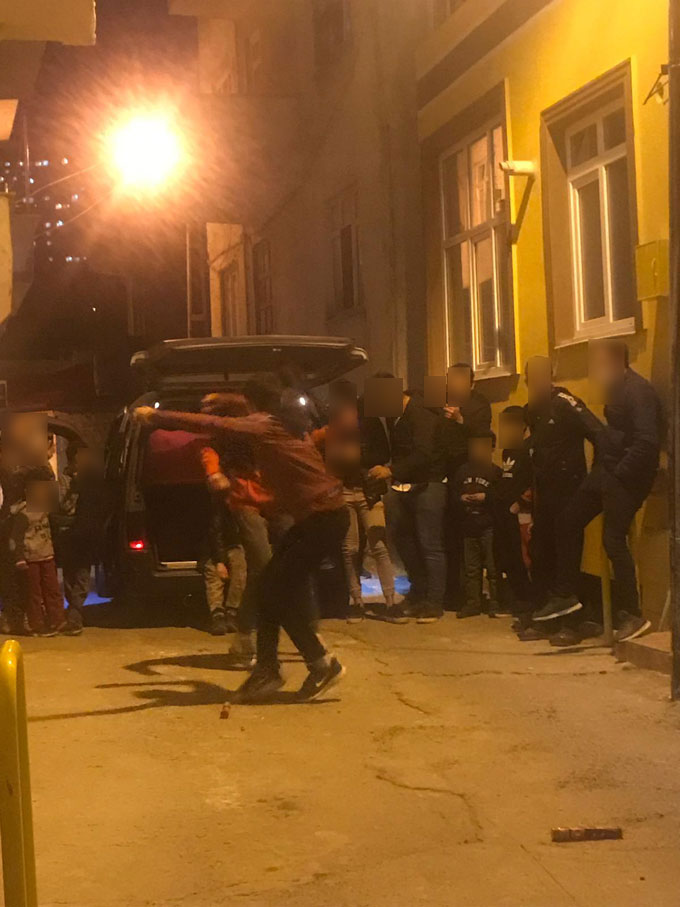 Trabzon'da yol ortasında kolbastı oynadılar
