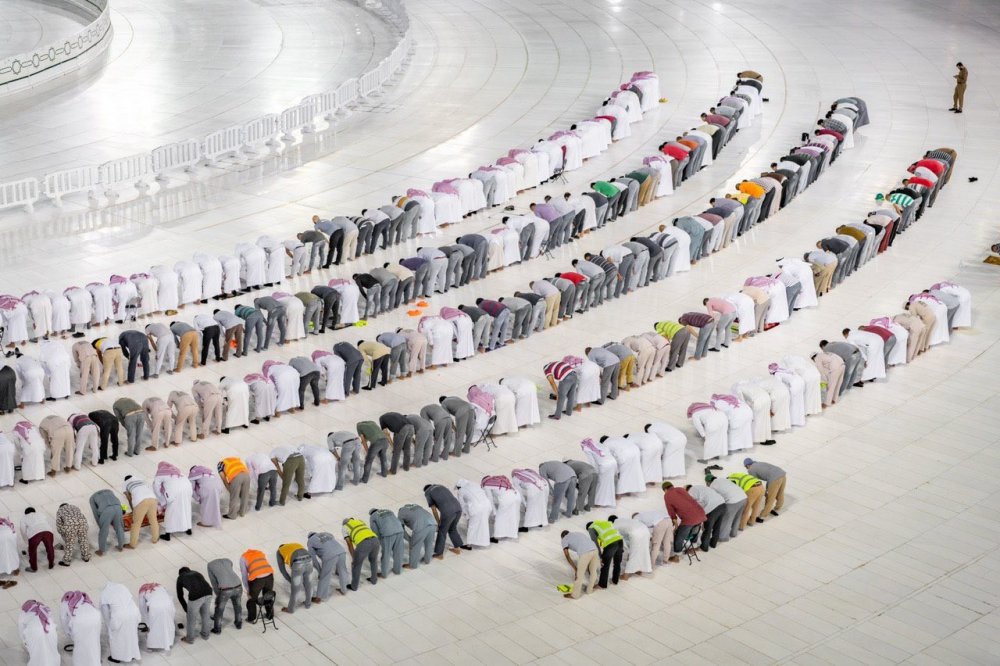 Kabe'de ilk  teravih namazı kılındı