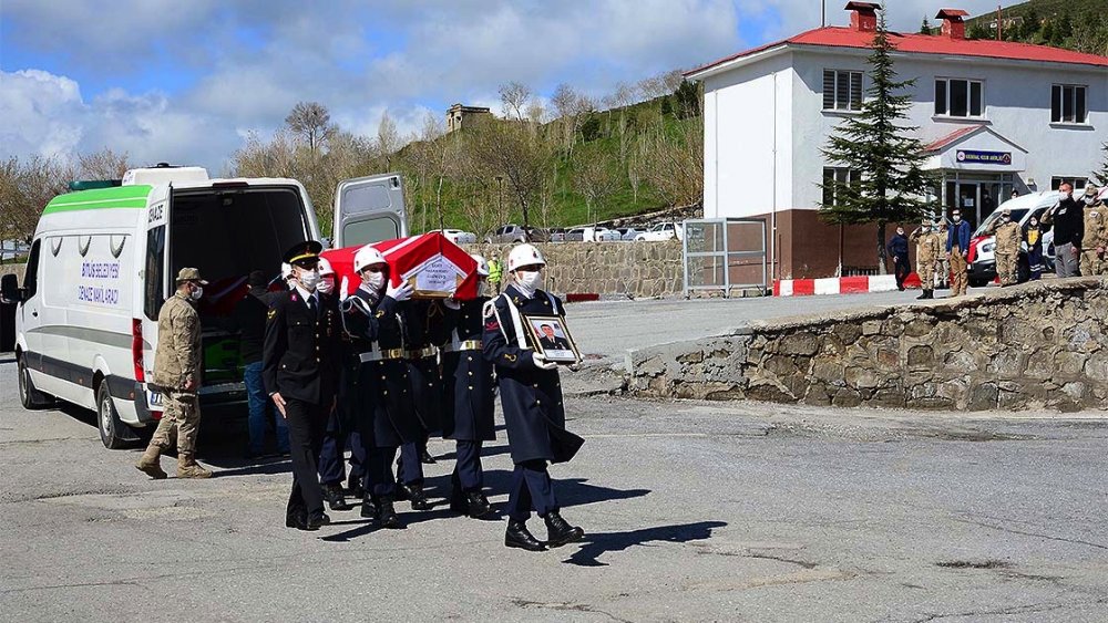 Bitlis'te şehit olan iki asker için tören düzenlendi