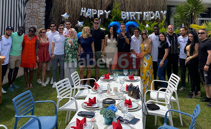 Novak’a takım arkadaşlarından sürpriz doğum günü kutlaması