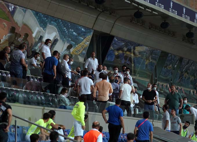 Başakşehir - Denizlispor maçında gerginlik