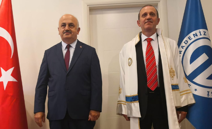 KTÜ'de yeni rektör Hamdullah Çuvalcı görevi devraldı