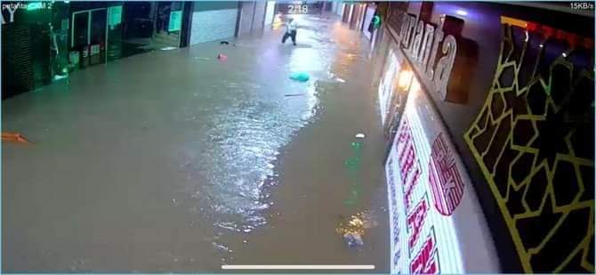 Şiddetli yağış Rize’de etkili oluyor