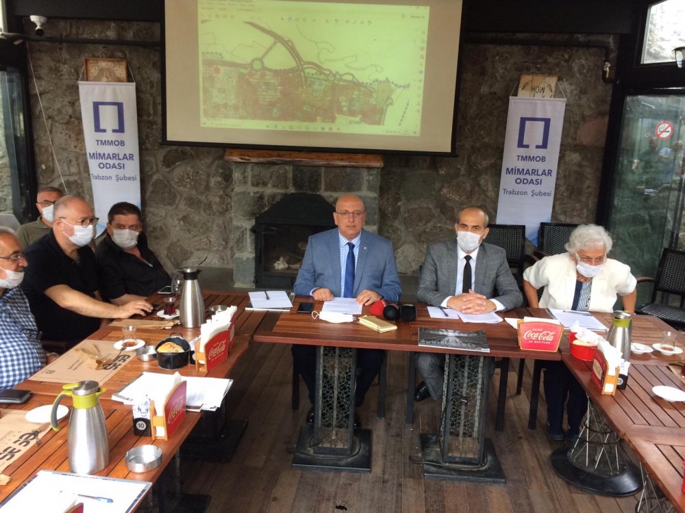 Ustaömeroğlu: Trabzon’a Ovit muamelesi yapılıyor