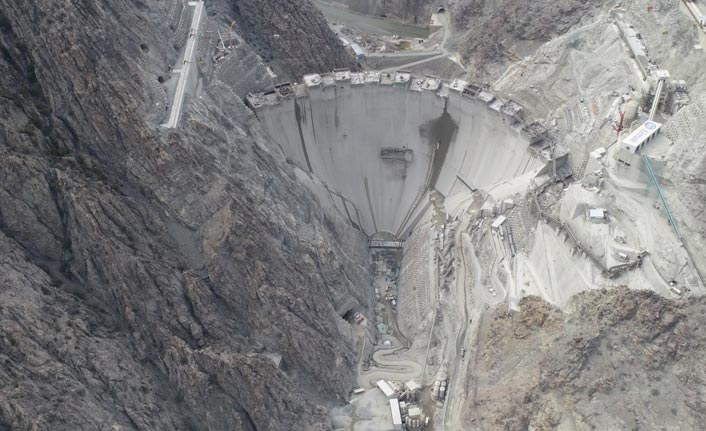 Yusufeli Barajı'nda son 40 metre
