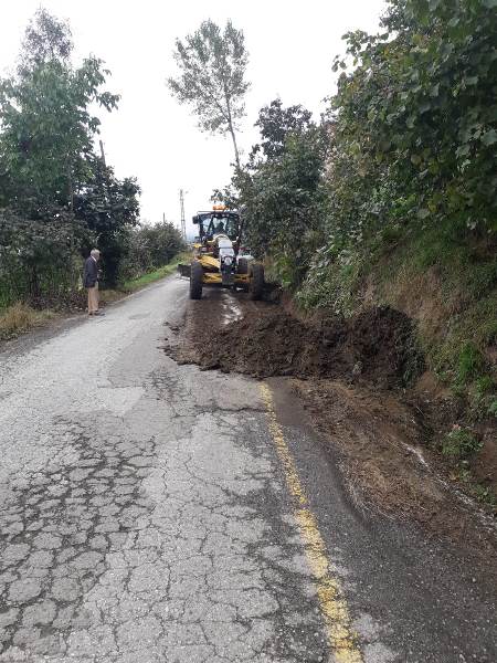 Trabzon'da Büyükşehir'den yol çalışmaları