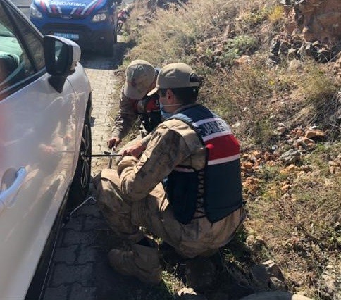 Trabzon'dan yola çıktı! Ardahan'da yardımına Jandarma koştu