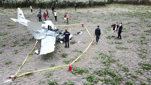 İstanbul'da eğitim uçağı düştü