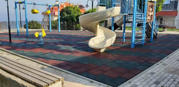 Ortahisar'dan çocuklar için güvenli oyun parkları!