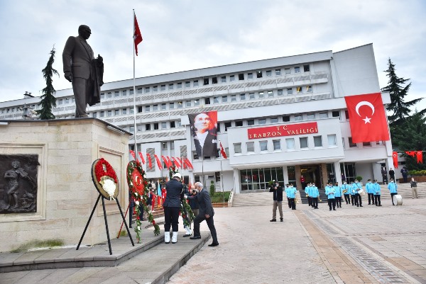 Trabzon Atasını andı