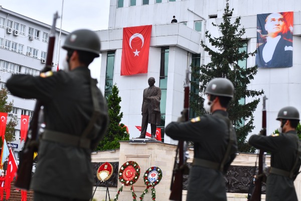 Trabzon Atasını andı