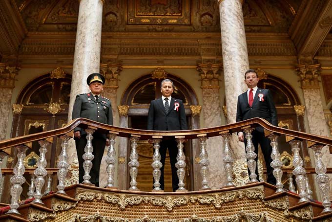 Ata, son nefesini verdiği Dolmabahçe Sarayı’nda anıldı