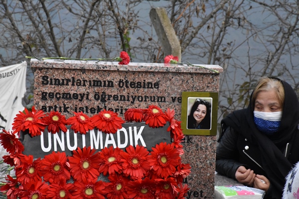 Ceren Özdemir, vefatının birinci yılında kabri başında anıldı