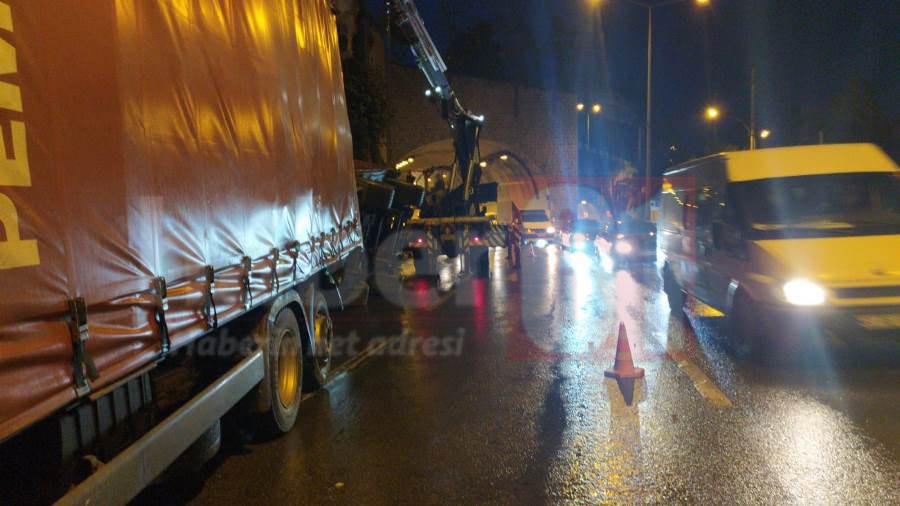 Trabzon’da kaza trafiği felç etti