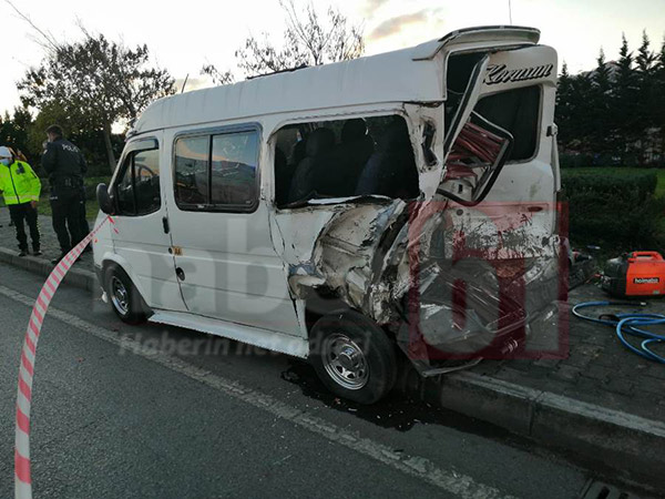 Trabzon'da dolmuşla panelvan çarpıştı! 8 yaralı