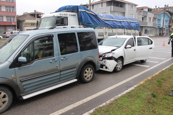 Trabzon plakalı araç kaza yaptı: 1 Yaralı