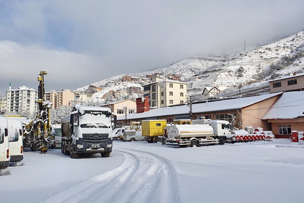Gümüşhane’de yoğun kar yağışı! 124 köy yolu ulaşıma kapandı
