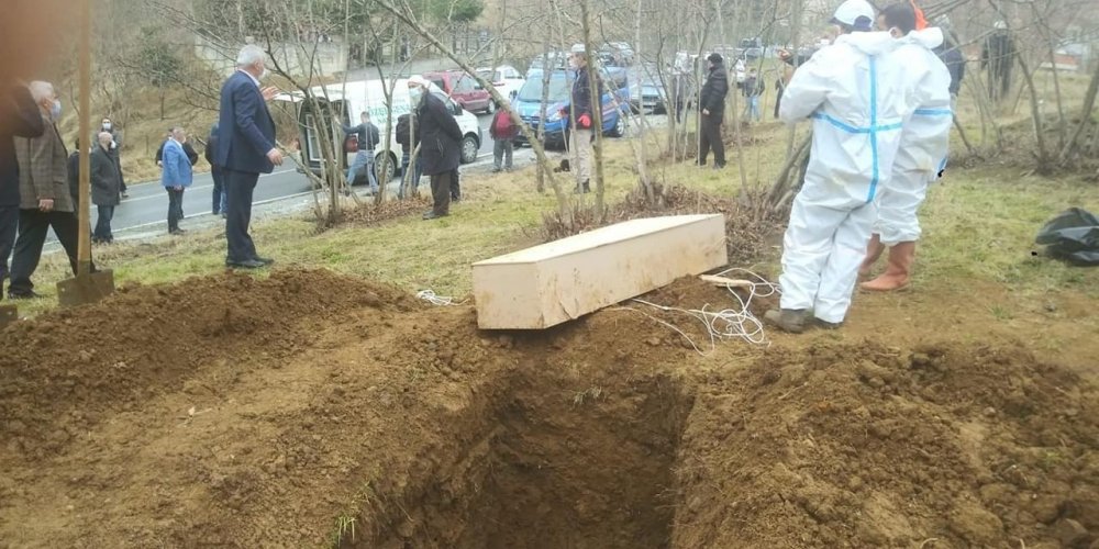 Trabzon ve Elazığlı kişilerin cenazeleri karıştı! Karantinaya alındılar