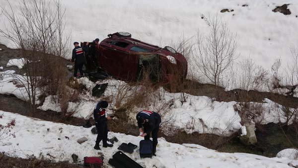 Trabzon'a gelirken kaza! 50 metrelik uçuruma yuvarlandı
