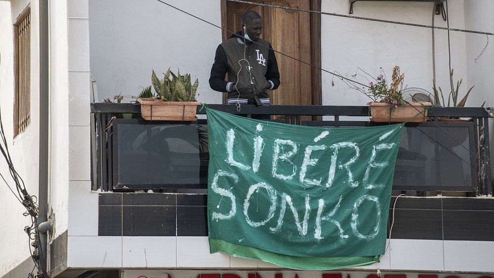 Senegal muhalif lider Sonko'nun gözaltına alınmasıyla karıştı
