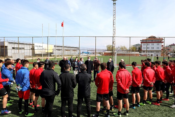 Başkan Ekim'den Sebat Gençlik'e ziyaret