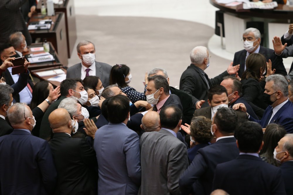 HDP'li Gergerlioğlu'nun milletvekilliği düşürüldü!