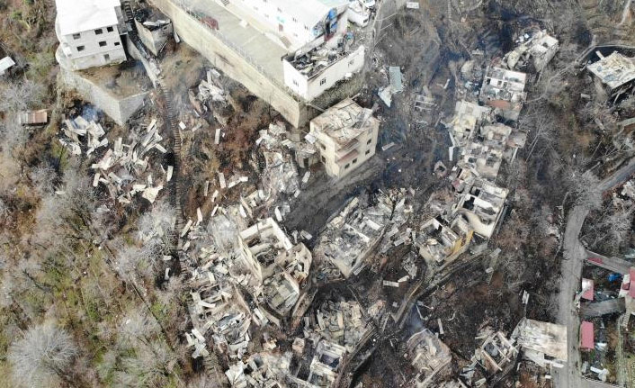 Artvin'de yanan köy böyle görüntülendi