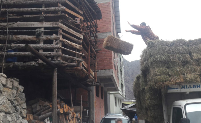 60 hanesi yanan köyün muhtarından, köye yardım yapmak isteyenlere uyarı geldi