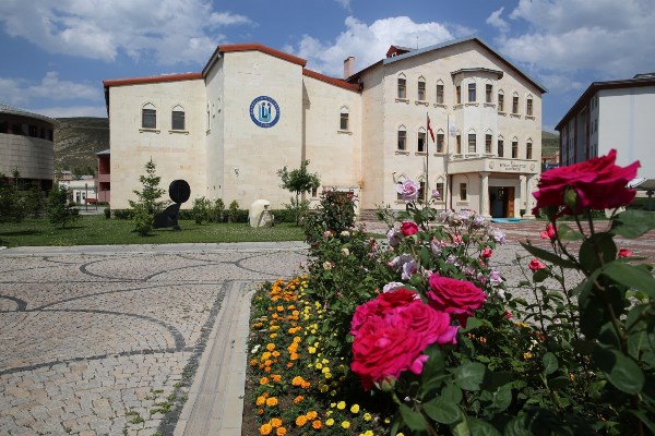 Bayburt Üniversitesi büyümeye devam ediyor