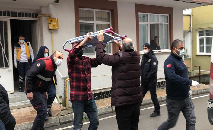 Samsun'da akıl almaz ev kazası: Demir merdiven kafasına saplandı