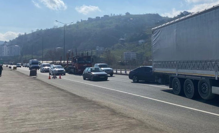 Trabzon'da 3 kamyon kaza yaptı