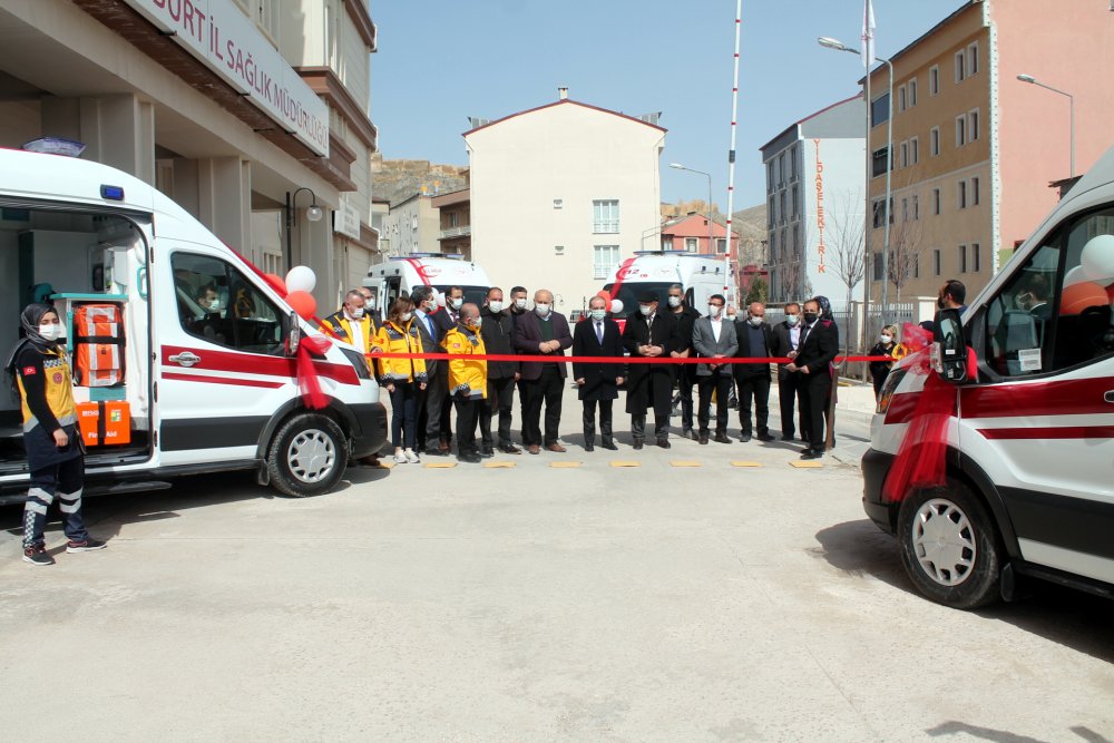 Bayburt'ta 5 yeni ambulans hizmete girdi
