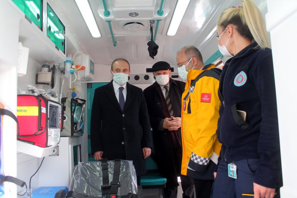 Bayburt'ta 5 yeni ambulans hizmete girdi