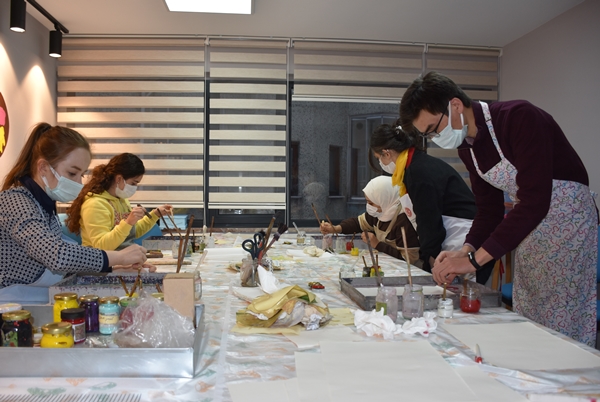 Trabzon'da Covid-19 sürecini sanat eğitimiyle değerlendiriyorlar