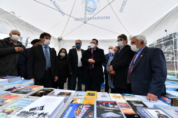 Ortahisar'dan vatandaşlara ücretsiz kitap