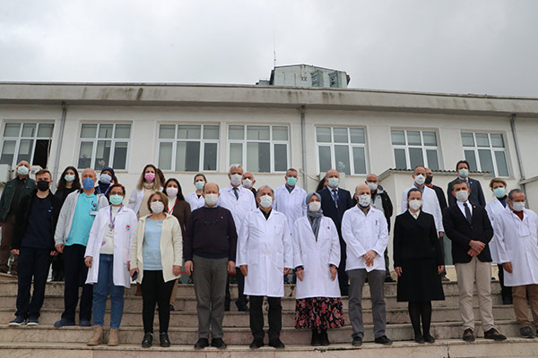 Trabzon'da Prof. Dr. Taşcıoğlu ve Sağlık çalışanları anıldı
