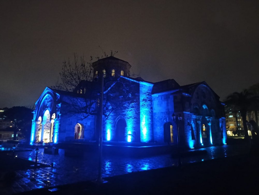 Trabzon'daki Ayasofya Camii mavi görüntüsü ile büyüledi