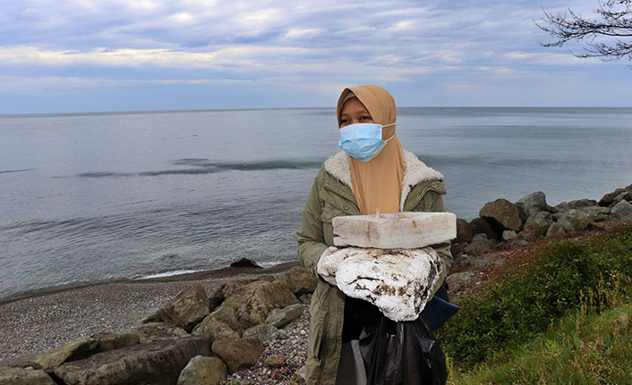 Trabzon sahilinde maske ve atık temizliği yapıldı