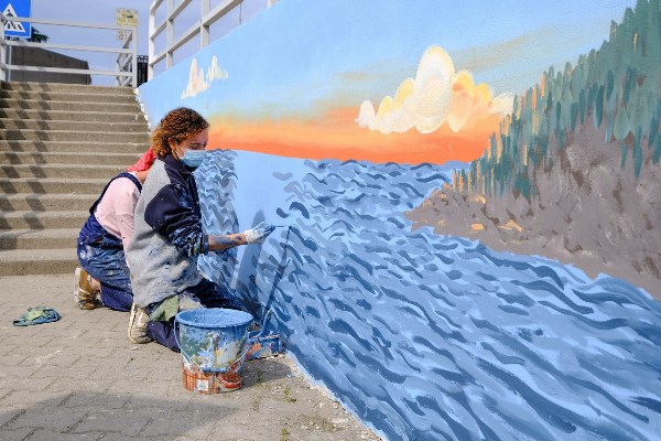 Yabancı öğrenciler Giresun'da duvarları renklendirdi