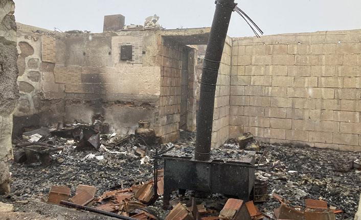 Rize'de 15 yayla evi kundaklandı