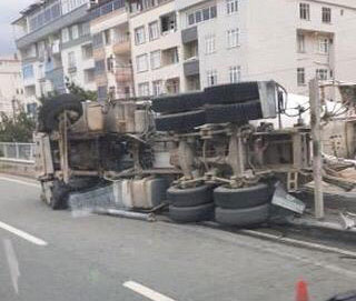 Trabzon’da beton mikseri devrildi! 1 Yaralı